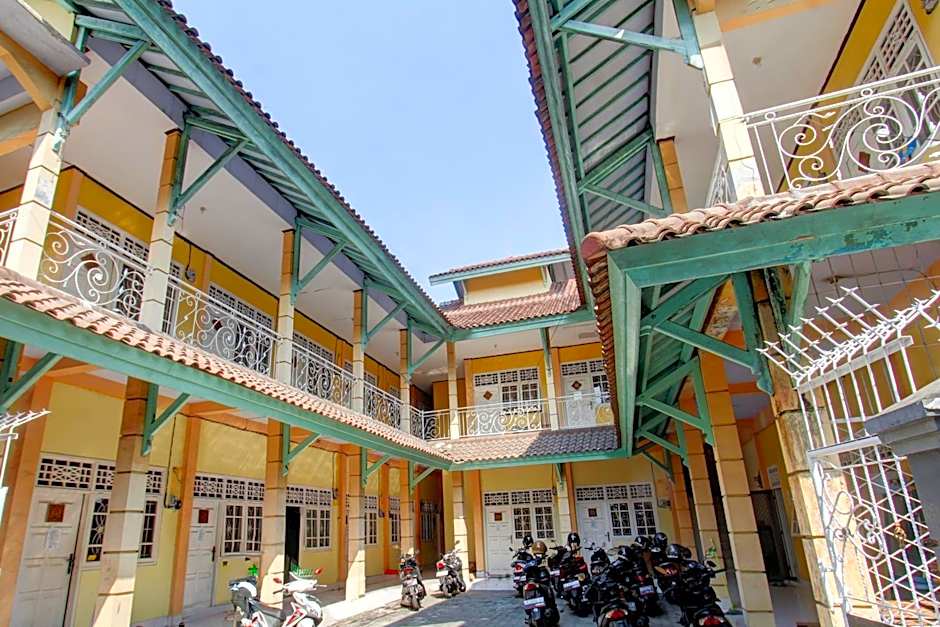 OYO Life 93265 Kos Cendana Seruni Raya