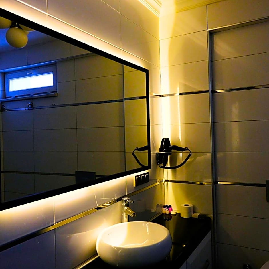 Esin Hotel