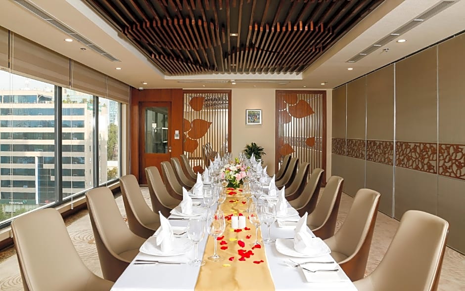 Orchids Saigon Hotel