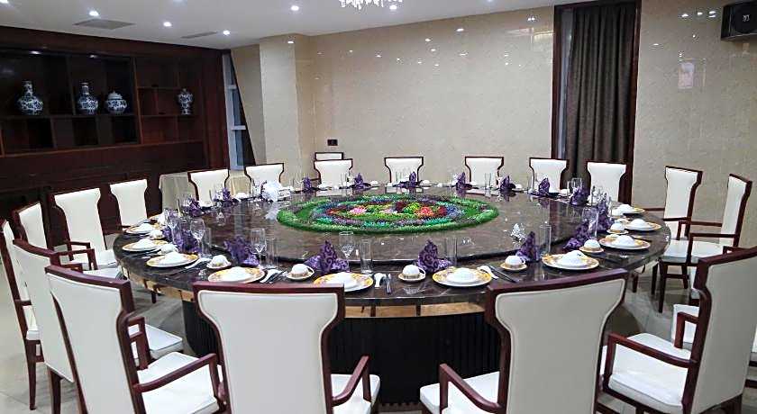 Kololo Courts Hotel And Restaurant