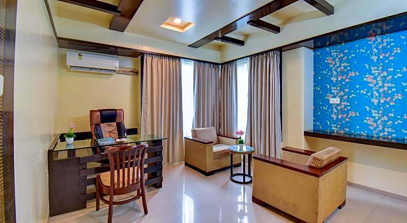 Hotel Lotus Ivy Studios Near Pune Airport