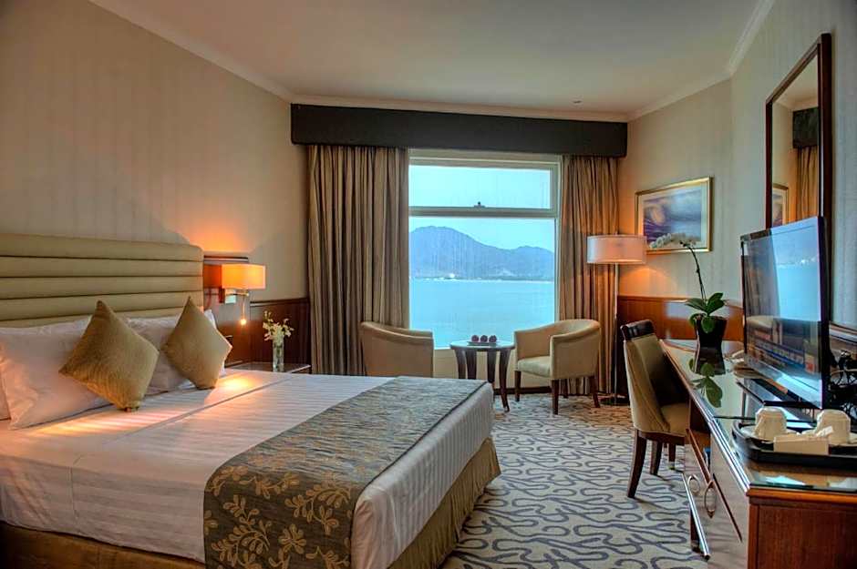 Photo 1 of 5 of Premium 1 King Bed, Sea View
