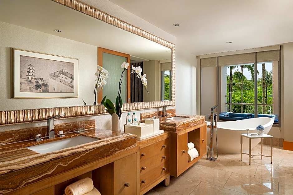 The Mulia
