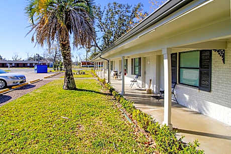 OYO Hotel Sulphur LA Hwy 90 West