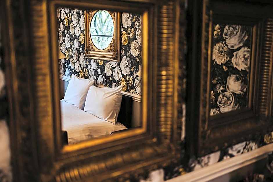 Brook Hall Hotel