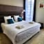 SQUARE HOTEL