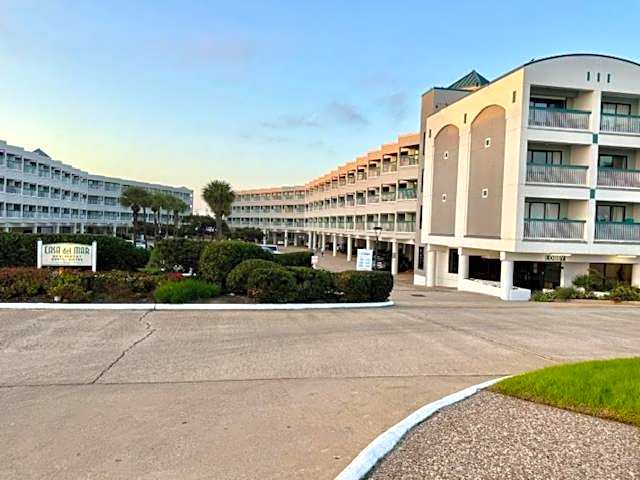 Cozy Galveston Beach Front Condo