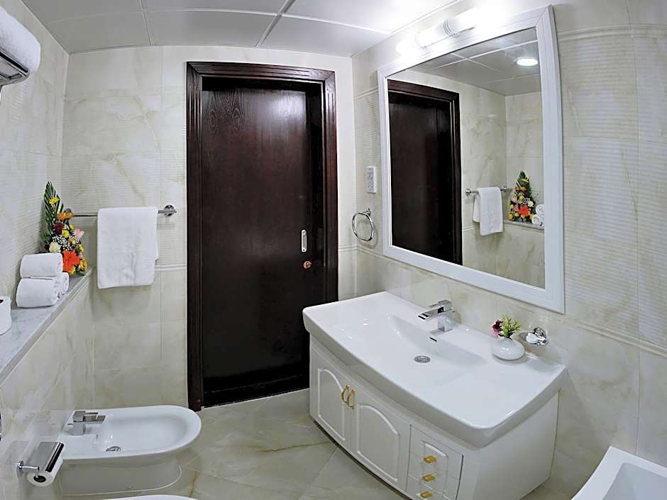 Deira Suites Deluxe Hotel Suites