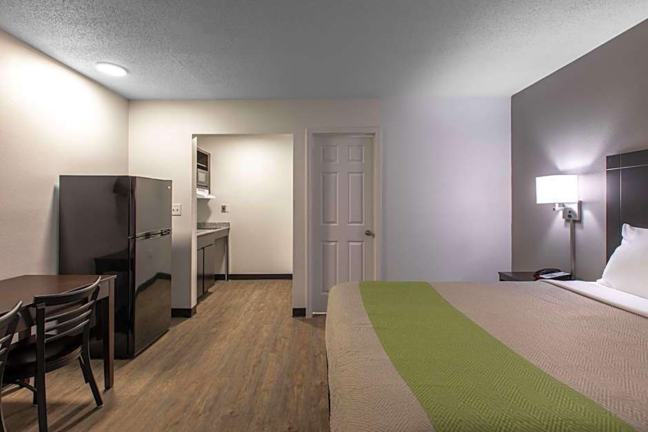 Studio 6-Greenville, SC - I-85 Near Downtown