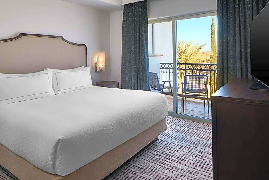 Bellasera Hotel & Suites Paso Robles, Tapestry by Hilton