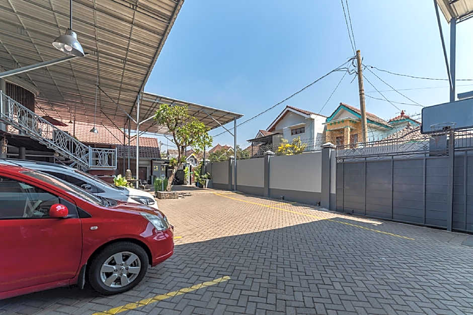 RedDoorz Syariah near RRI Malang