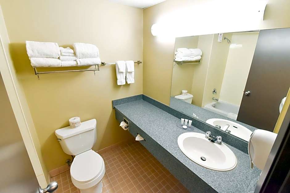 CANAD INNS DESTINATION CENTRE GARDEN CITY