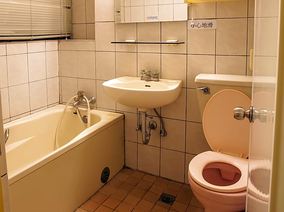 Gene Long Haiy Att Hotel