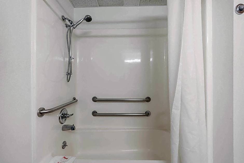 Super 8 by Wyndham Independence KS