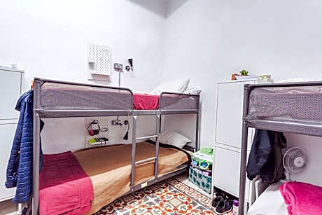 Bed in 6-Bed Mixed Dormitory Room