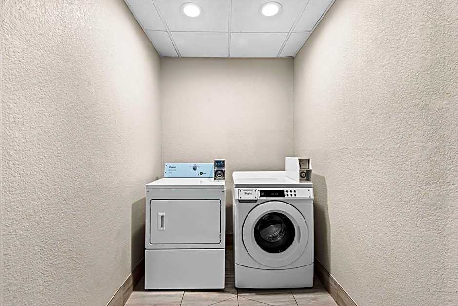 Best Western Ottumwa Inn & Suites