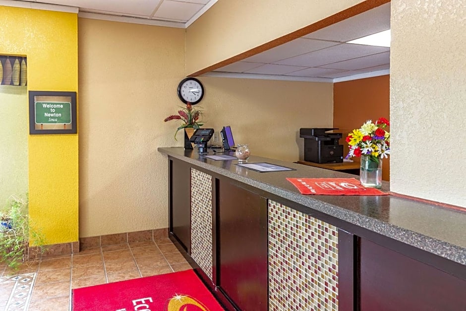 Econo Lodge Inn & Suites Newton