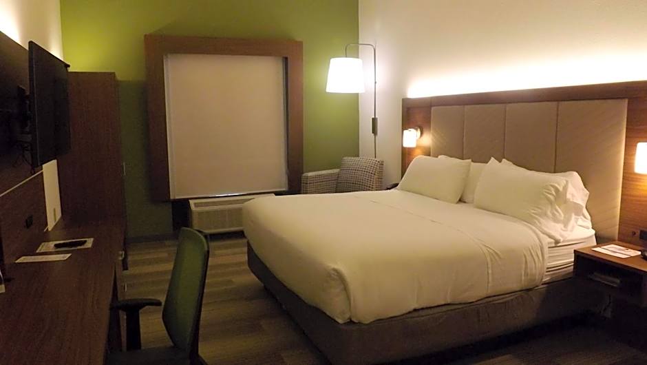 Holiday Inn Express Hotel & Suites Dyersburg By IHG