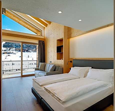 Superior Double or Twin Room with Mountain View