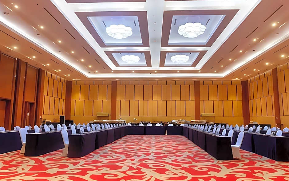 Avenzel Hotel & Convention Cibubur