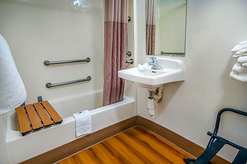 Motel 6-Irving, TX - Dallas