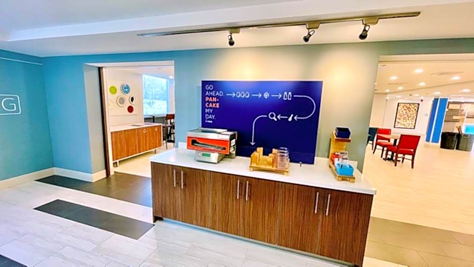 Holiday Inn Express Fall River North By IHG