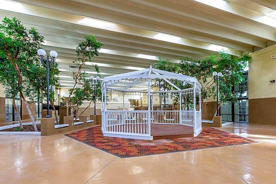 Clarion Inn & Suites Roswell