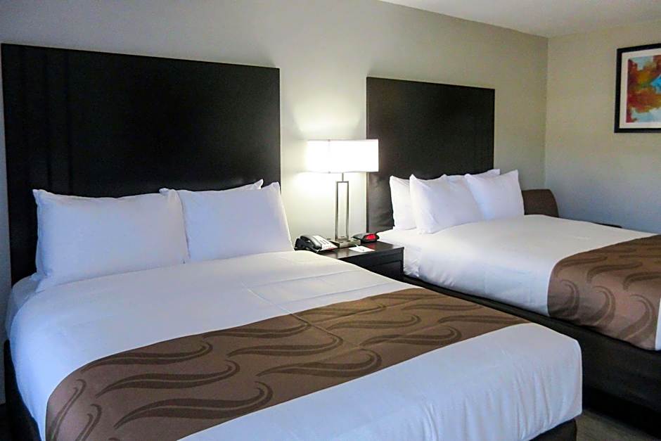 Photo 1 of 4 of 2 Queen Beds