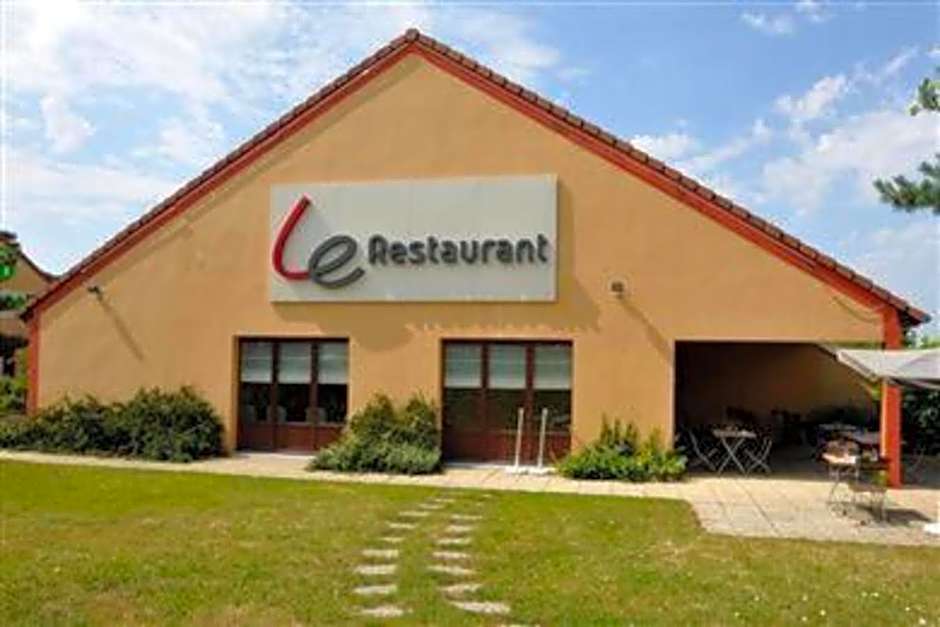 Campanile Moulins Avermes