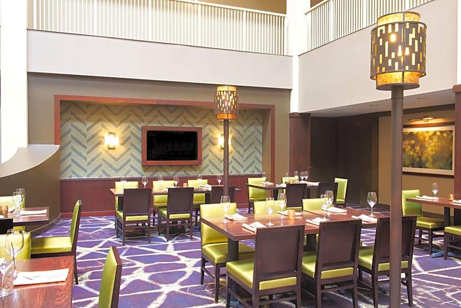 Embassy Suites by Hilton Philadelphia Airport