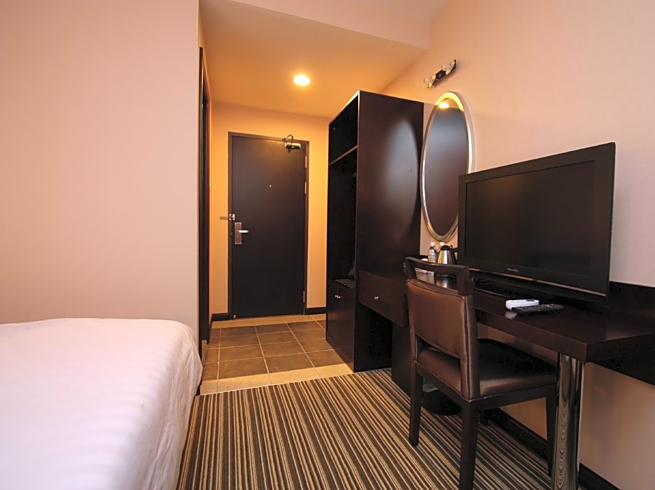 1 City Hotel