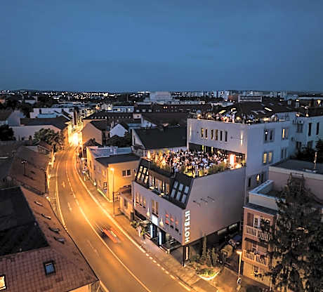 BOUTIQUE HOTEL11 with rooftop SPA
