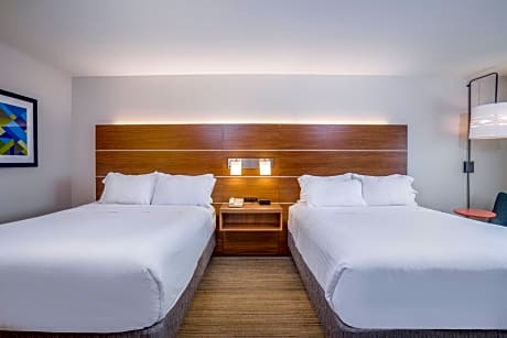 Standard Double Room with Two Double Beds and Accessible Tub - Mobility Access