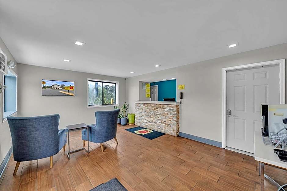 Super 8 by Wyndham Warner Robins