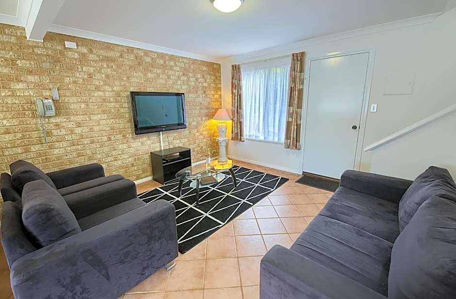 Pelicans Albany Middleton Beach