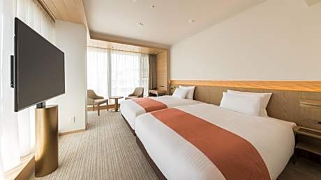 Corner Twin Room - Non-Smoking