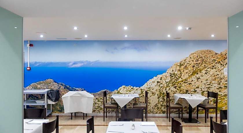 Hotel Seramar Luna-Luna Park