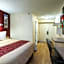 Red Roof Inn - Houston Westchase