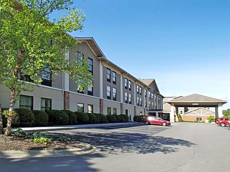 Quality Inn & Suites University