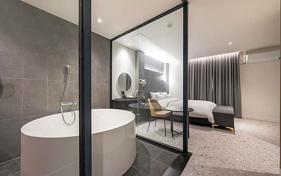 Hotel Casa Osteria in Indong, Gumi