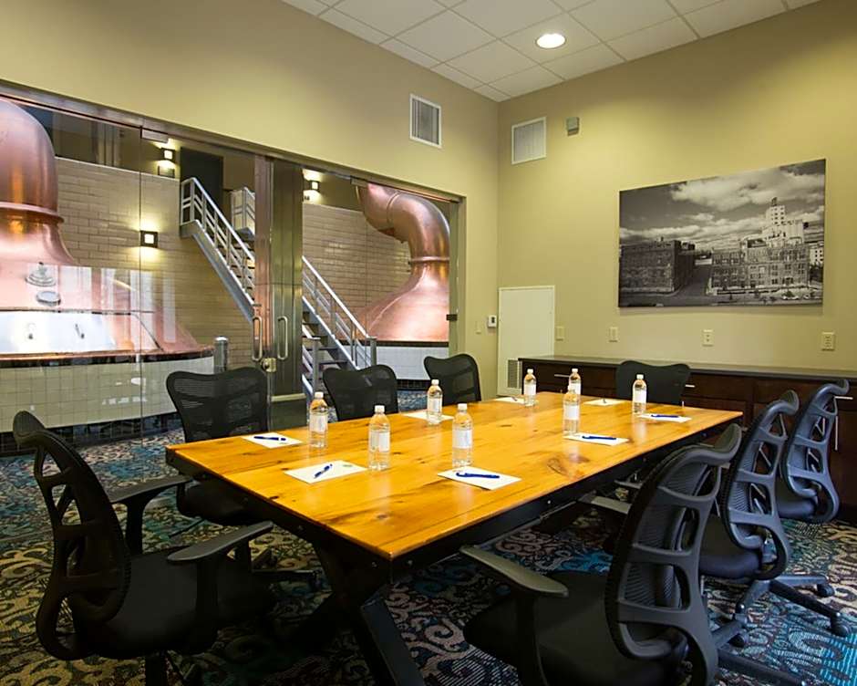 Brewhouse Inn And Suites