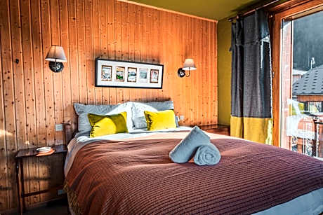 Double Room with Mountain View