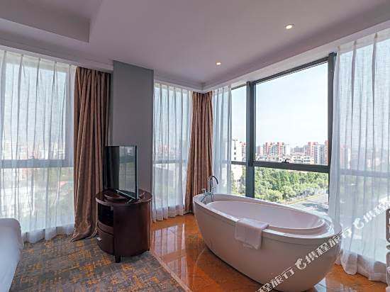 Zhenhe Hotel