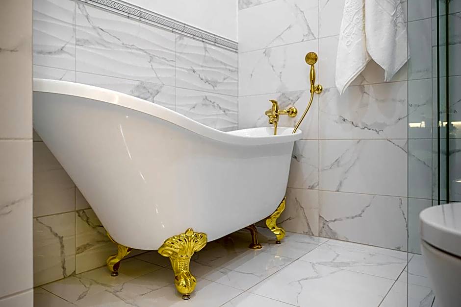 Residence City Garden - Certificate of Excellence Top 10 BEST Five-Stars City Hotels for 2024 awarded by HTIF