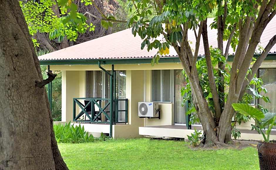 Cresta Riley's Hotel