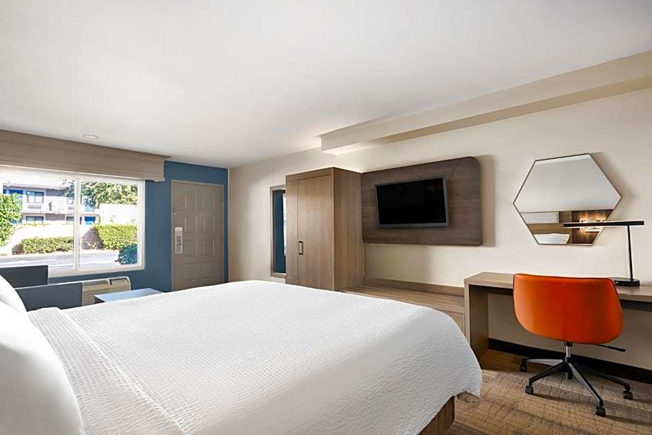 Holiday Inn Express Simi Valley By IHG