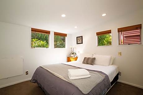 Three-Bedroom Apartment with Two Bathrooms
