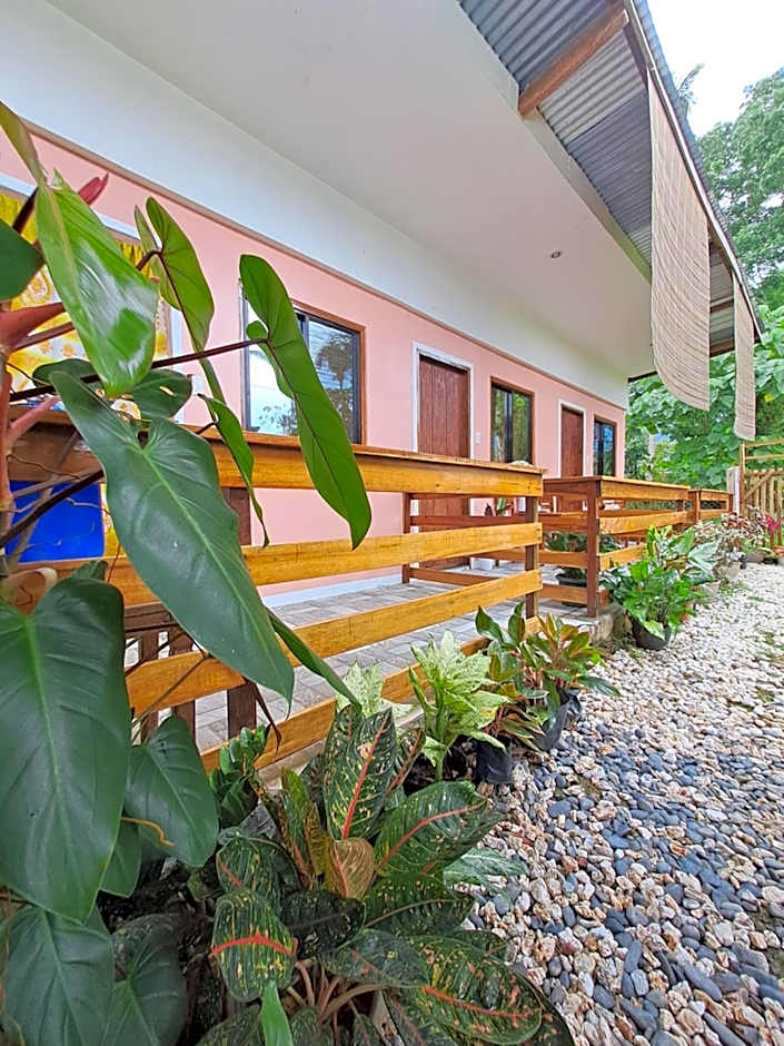 NoBi's Inn, Port Barton