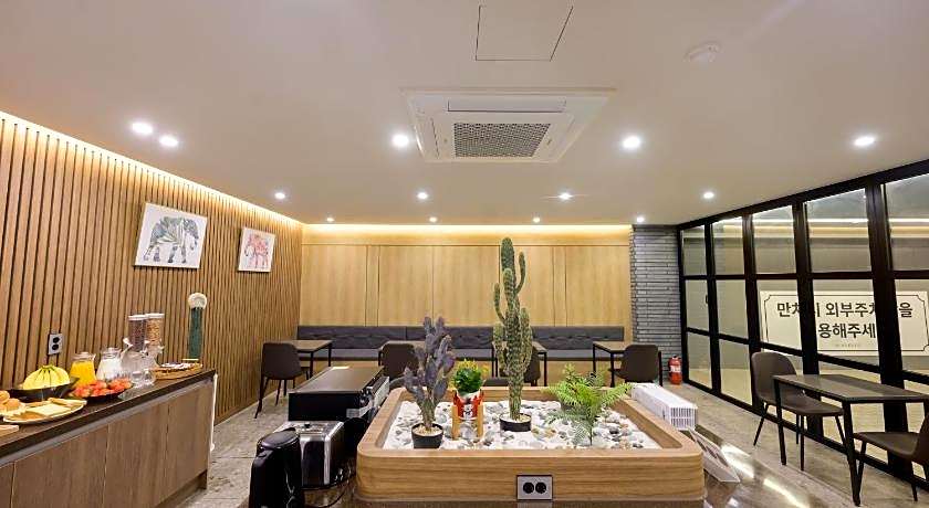 H Avenue Mokpo Peace Plaza branch