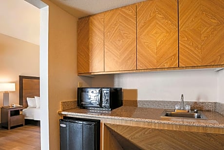1 King Bed and 2 Double Beds Suite Beach View Non-Smoking